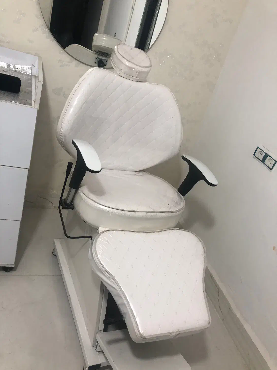 صندلی استاد کار و جکدار جهت میکاپ تازه و در حد نو|آرایشگاه و سالنهای زیبایی|بوکان, |دیوار