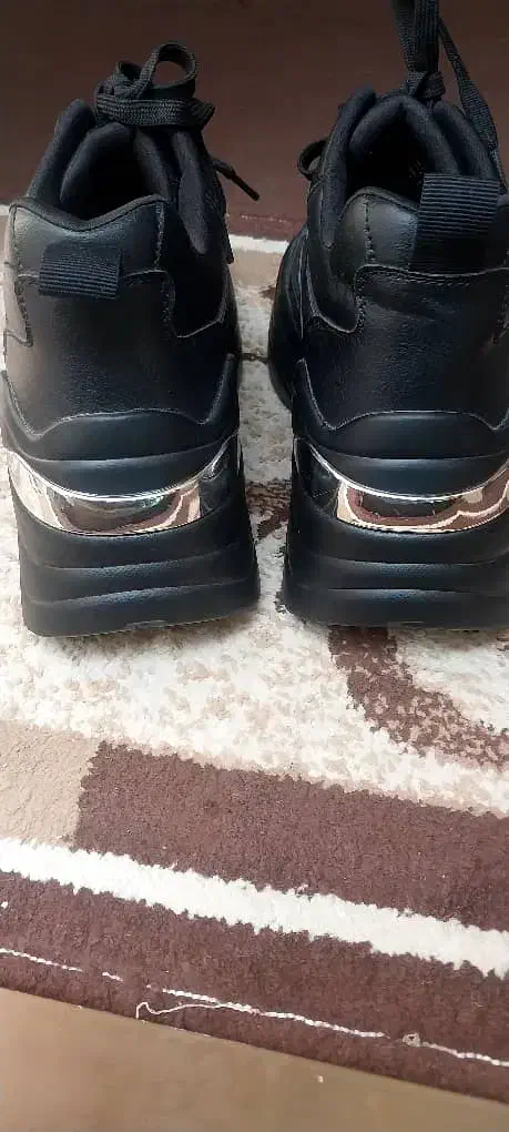 کفش دمپایی|کیف، کفش، کمربند|کنارک, |دیوار