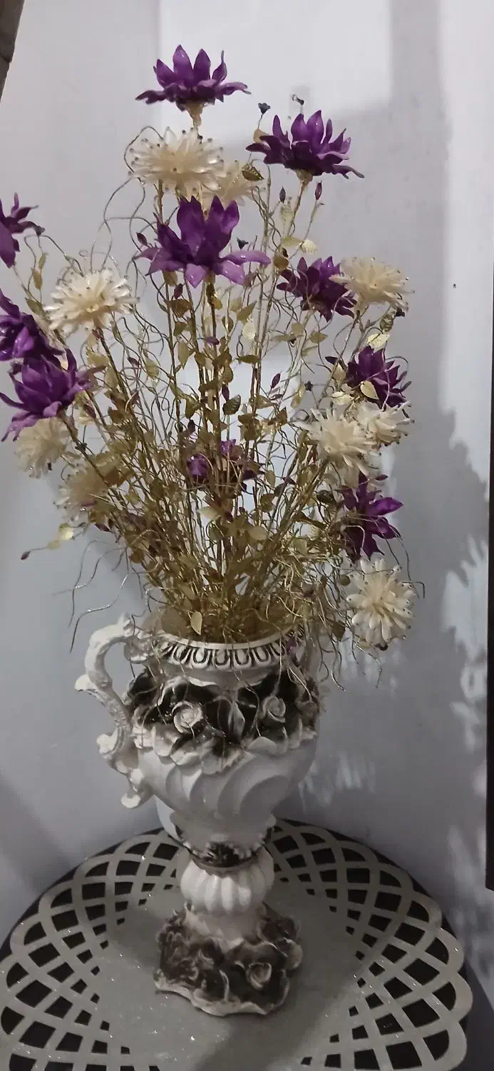 گلدان و میز تلفن|میز تلفن|رشت, حمیدیان|دیوار