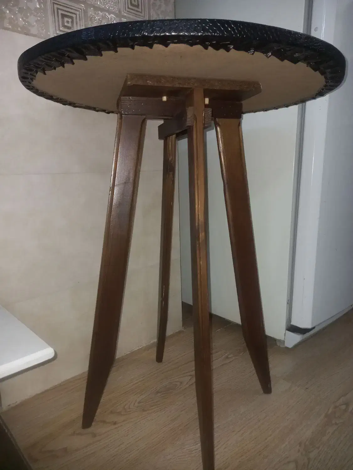 میز خاطره و کنارسالنی چهارپایه روکش چرم|مبلمان خانگی و میز عسلی|صباشهر, |دیوار