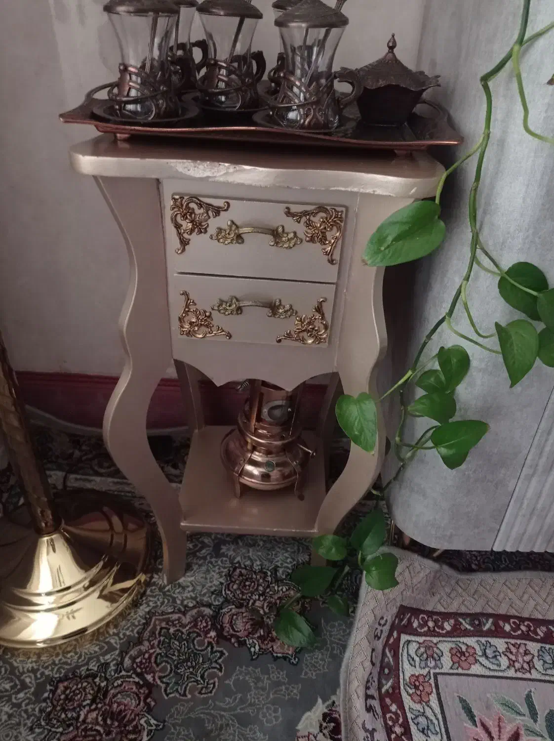 میز تلفن|میز تلفن|قم, حقیقت|دیوار