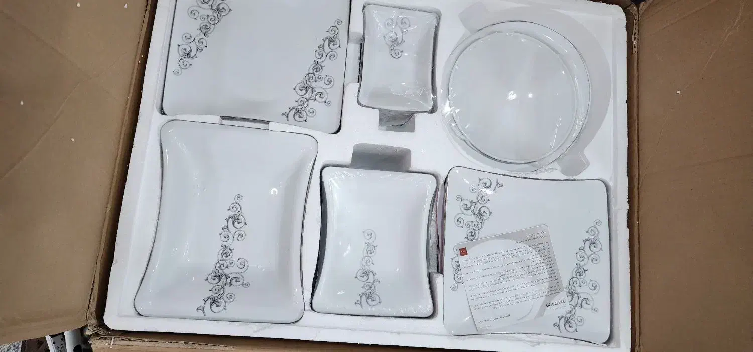 سرویس ۱۲نفره چینی زرین|ظروف سرو و پذیرایی|آبادان, |دیوار