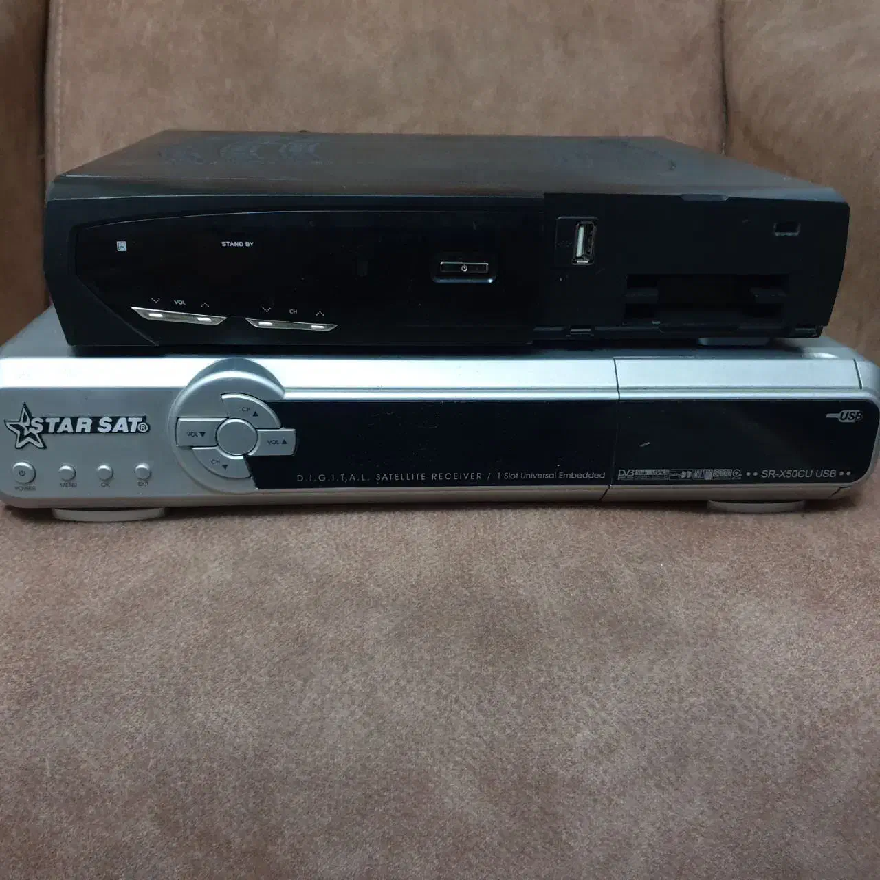 گیرنده دیجیتال|صوتی و تصویری|پرند, فاز ۵|دیوار