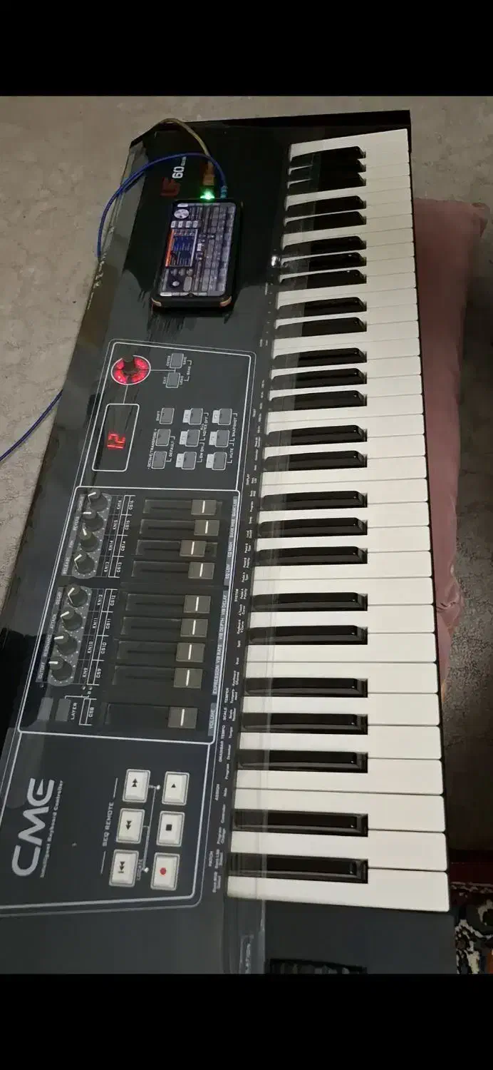 میدی کنترلر حرفه ای|پیانو، کیبورد، آکاردئون|مشهد, توس (بلوار توس)|دیوار