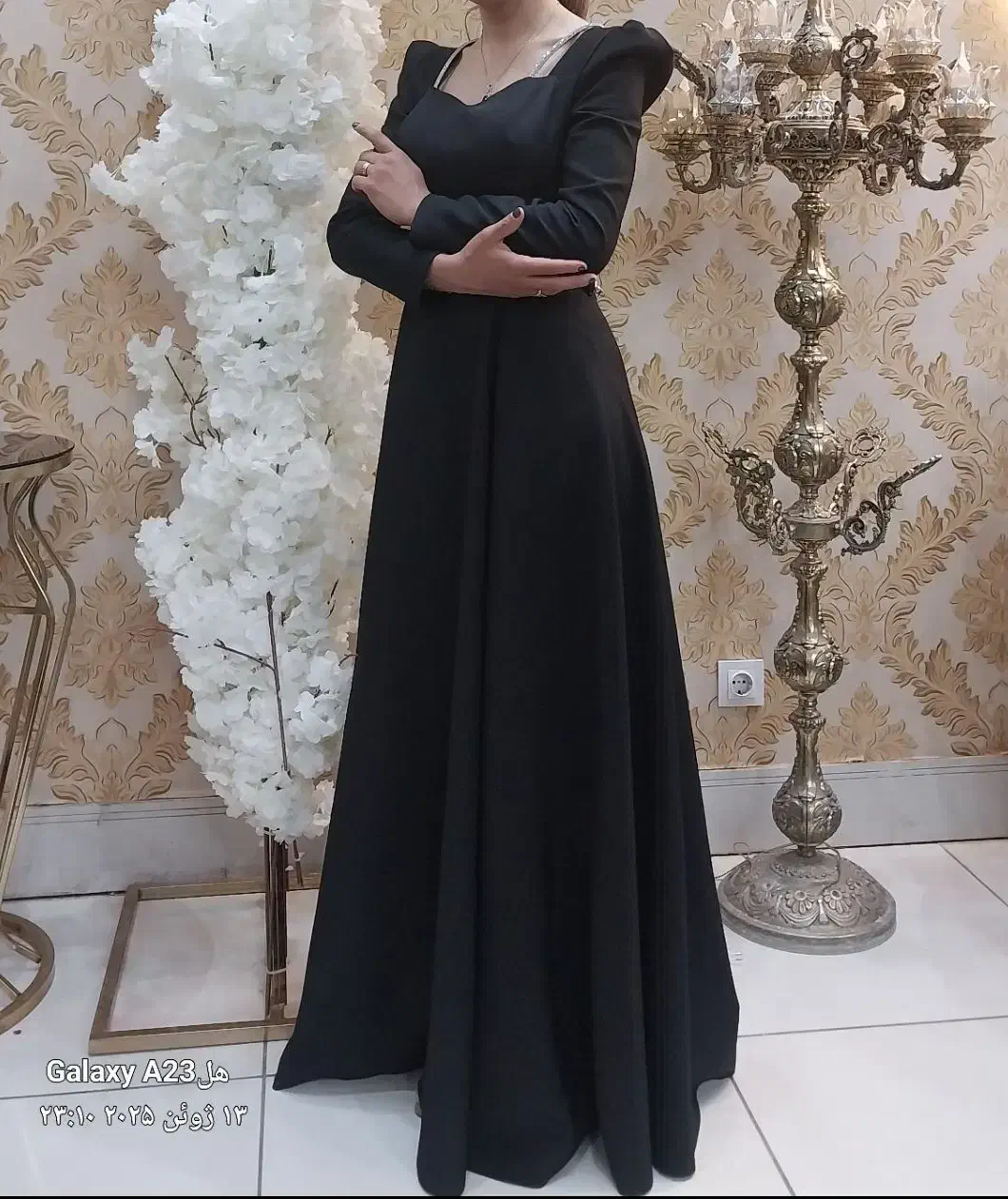 لباس مجلسی نو|لباس|مشهد, هفت تیر (نه دره)|دیوار