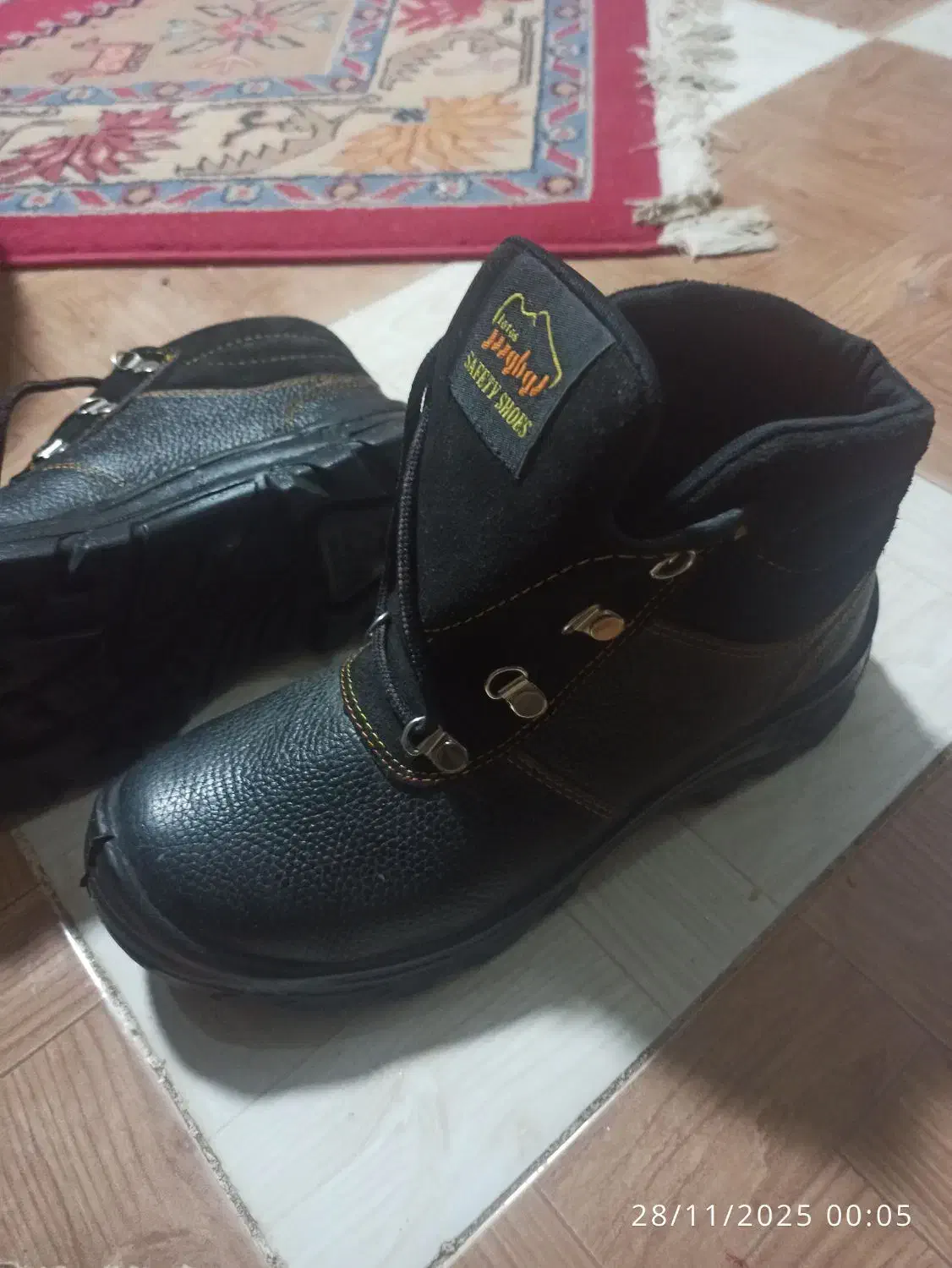 کفش ایمنی|کیف، کفش، کمربند|بیرجند, |دیوار