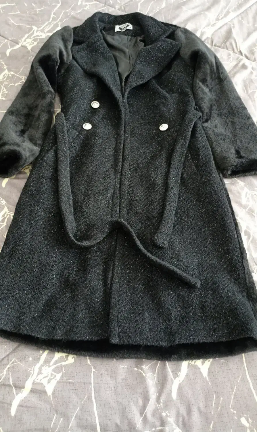 پالتو|لباس|دهگلان, |دیوار