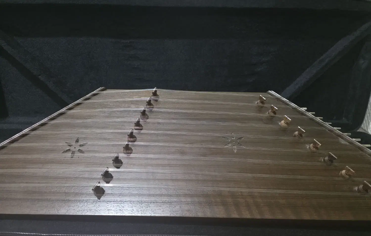 سنتور حمید موسوی|سازهای سنتی|قشم, |دیوار