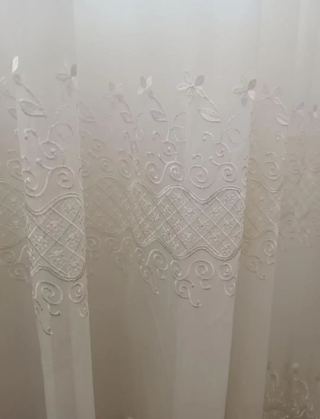 پرده حریر مانند|پرده، رانر، رومیزی|میانه, |دیوار