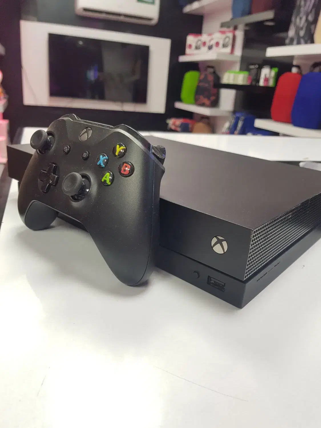 xbox one x 1tb فروش ویژه|کنسول، بازی ویدئویی و آنلاین|اصفهان, خلجا|دیوار