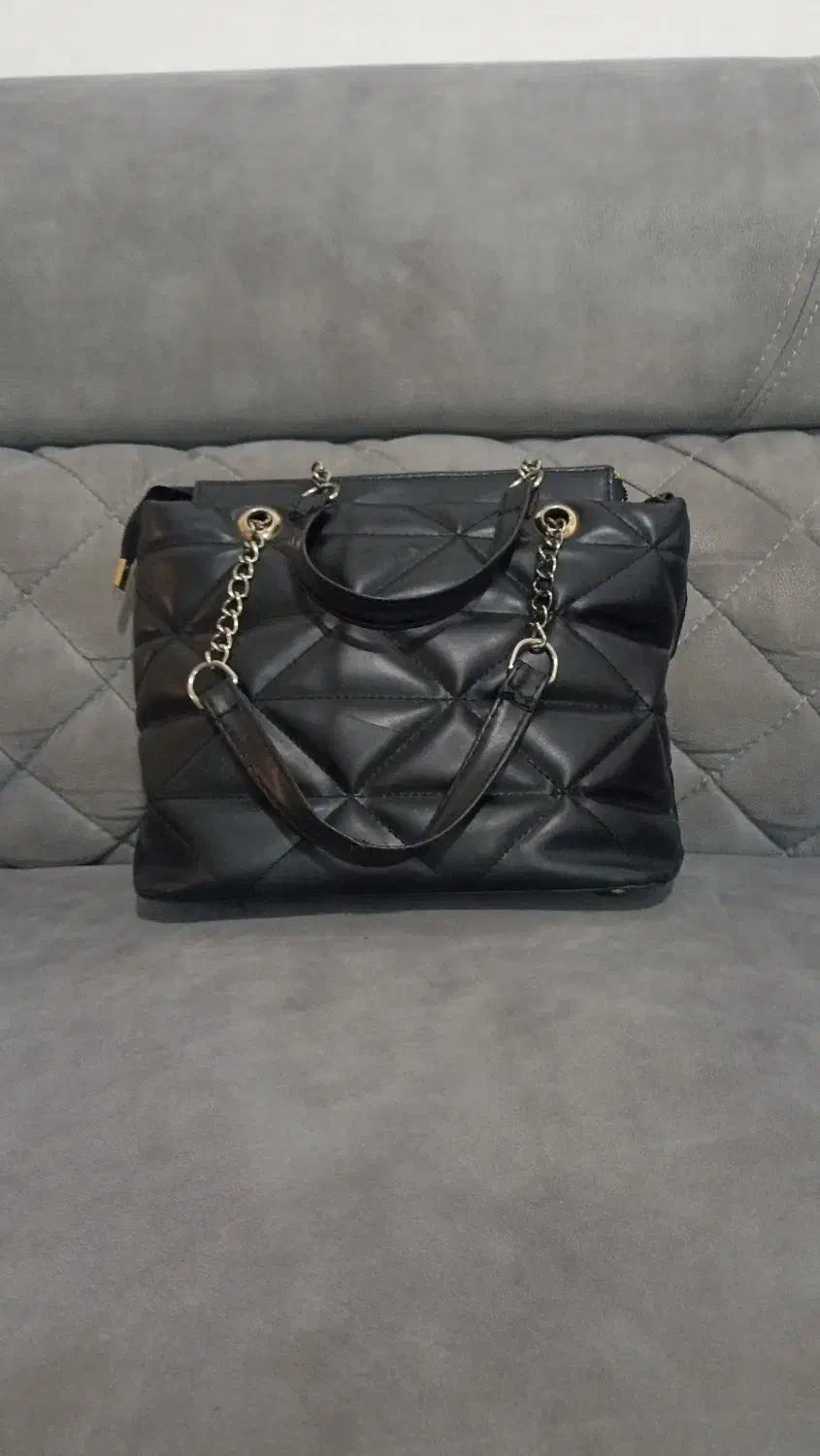 کیف|کیف، کفش، کمربند|گلبهار, شهر جدید گلبهار|دیوار