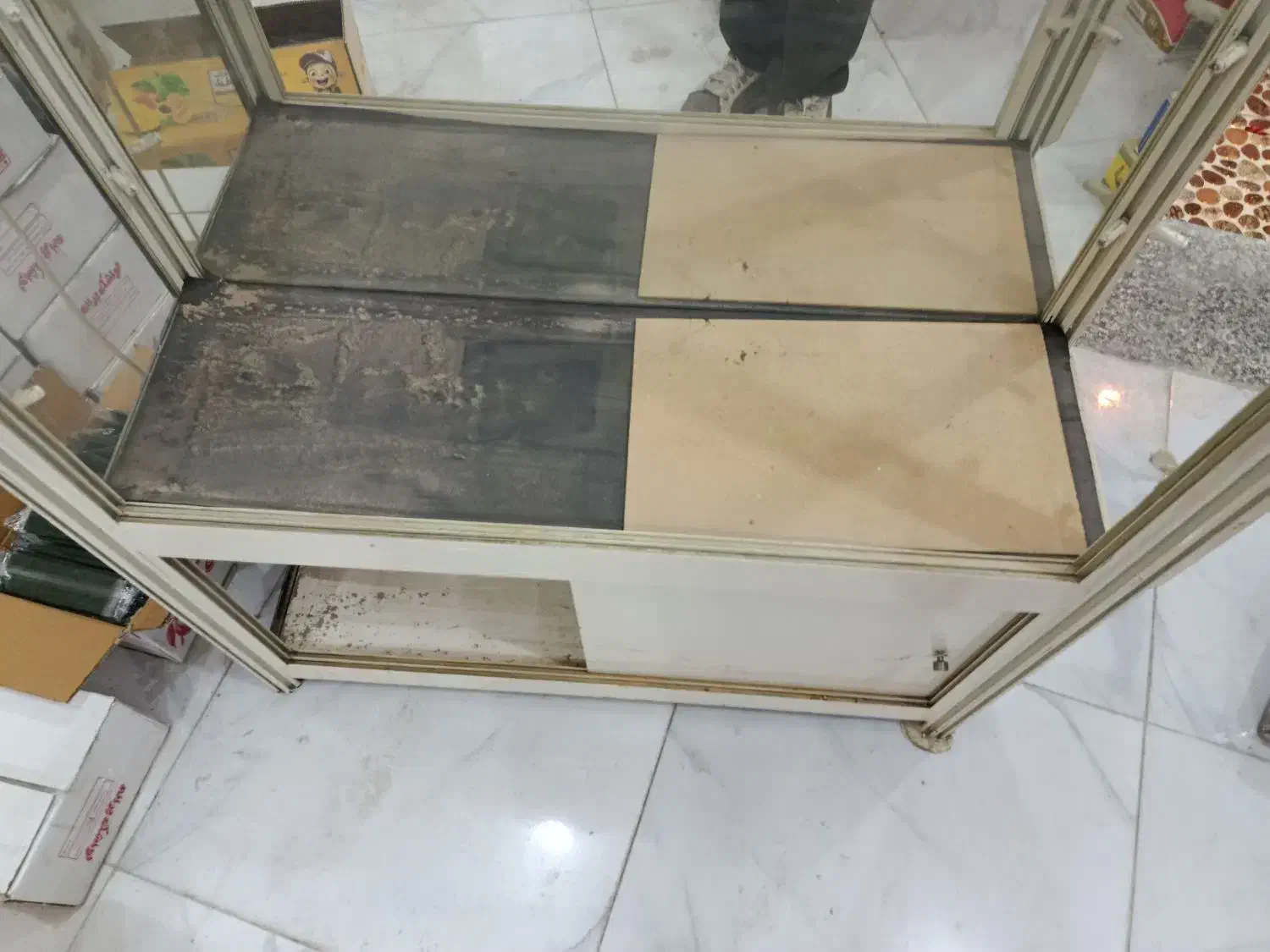 ویترین شیشه ای سه تیکه|بوفه، ویترین، کنسول|دزفول, |دیوار