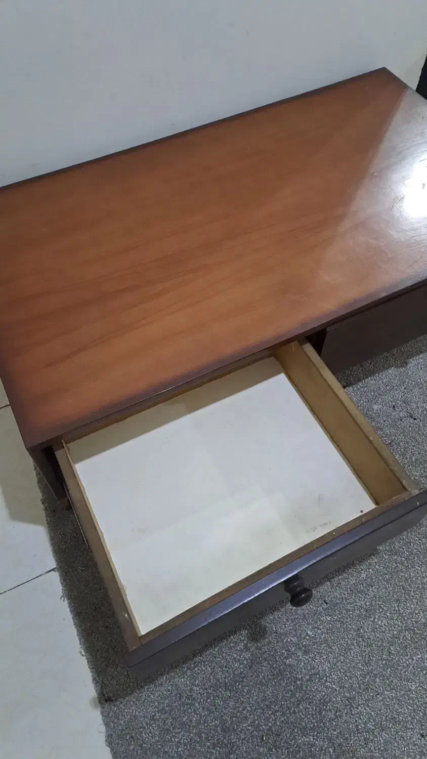 میز تلویزیون|میز تلویزیون|اندیشه, اندیشه فاز ۱|دیوار