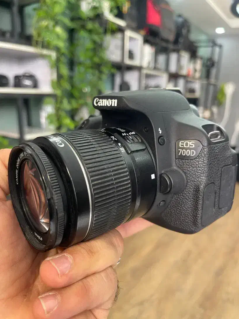 Canon 700d لنز ۱۸-۱۳۵|دوربین عکاسی و فیلمبرداری|کاشان, فاز ۲ ناجی آباد|دیوار