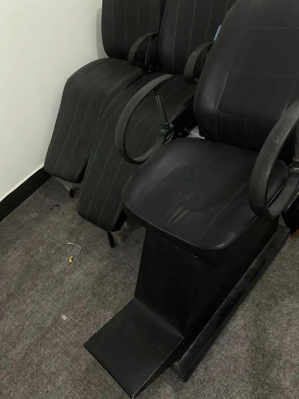 صندلی سلطنتی،یونیت|آرایشگاه و سالن‌های زیبایی|امیدیه, |دیوار