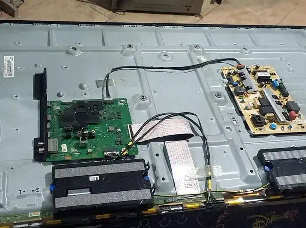 تلویزیون شکسته|تلویزیون و پروژکتور|بوکان, |دیوار