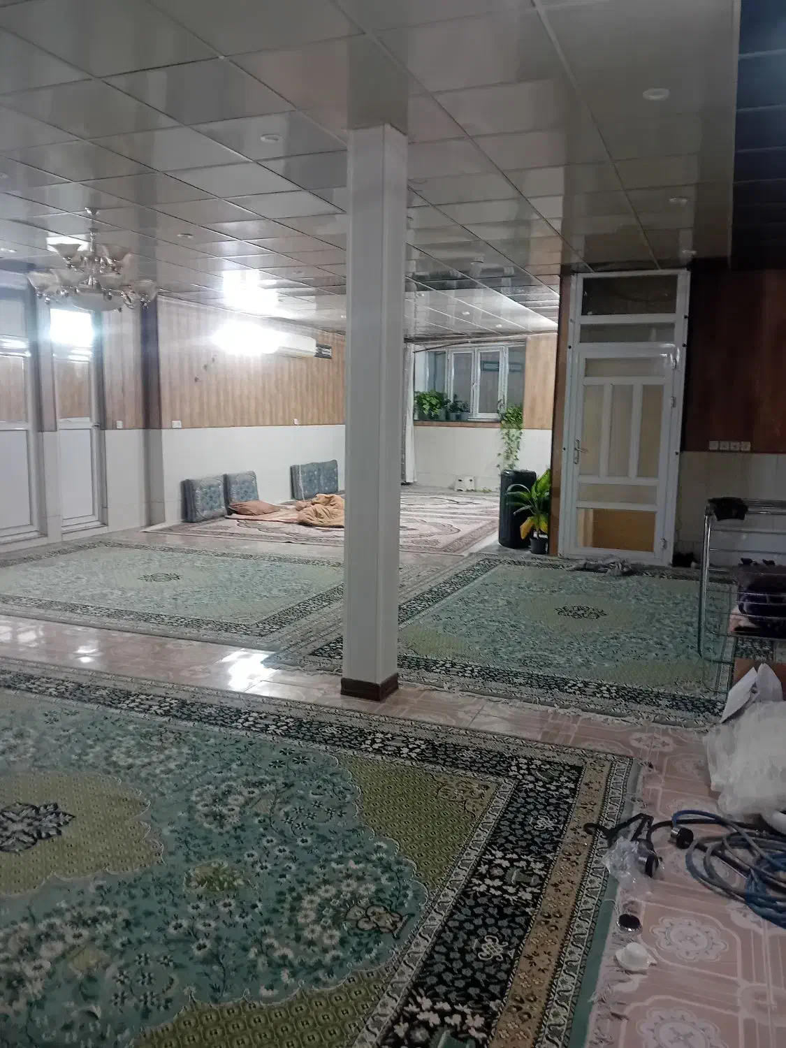 ۳۰۰ متر سالن ..مناسب قهوه خانه|اجارهٔ مغازه و غرفه|یزد, |دیوار