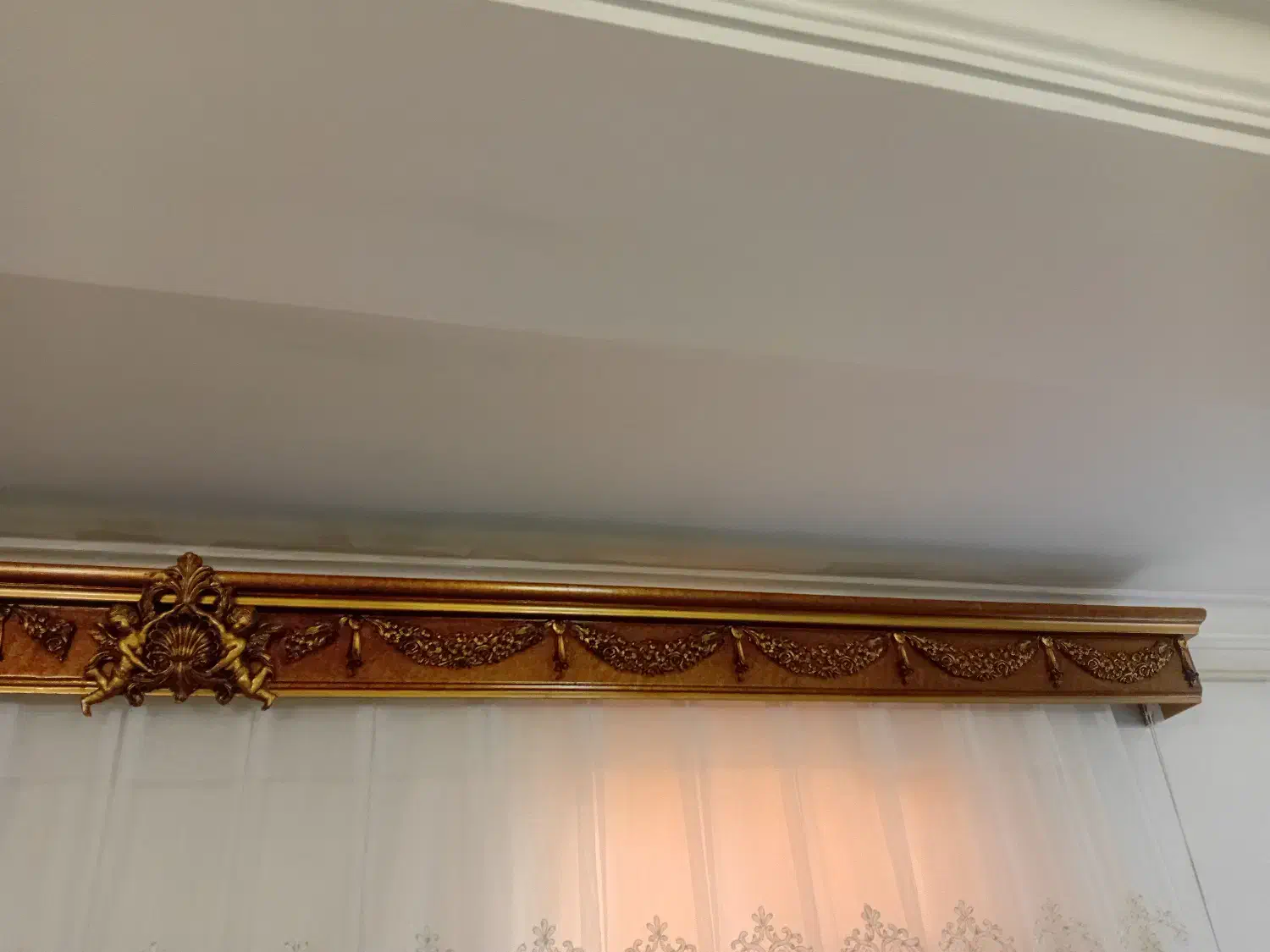 کتیبه|پرده، رانر، رومیزی|میانه, |دیوار