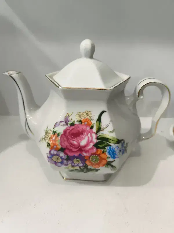 قوری برقی چینی|قوری، کتری، قهوه‌ساز دستی|دزفول, |دیوار