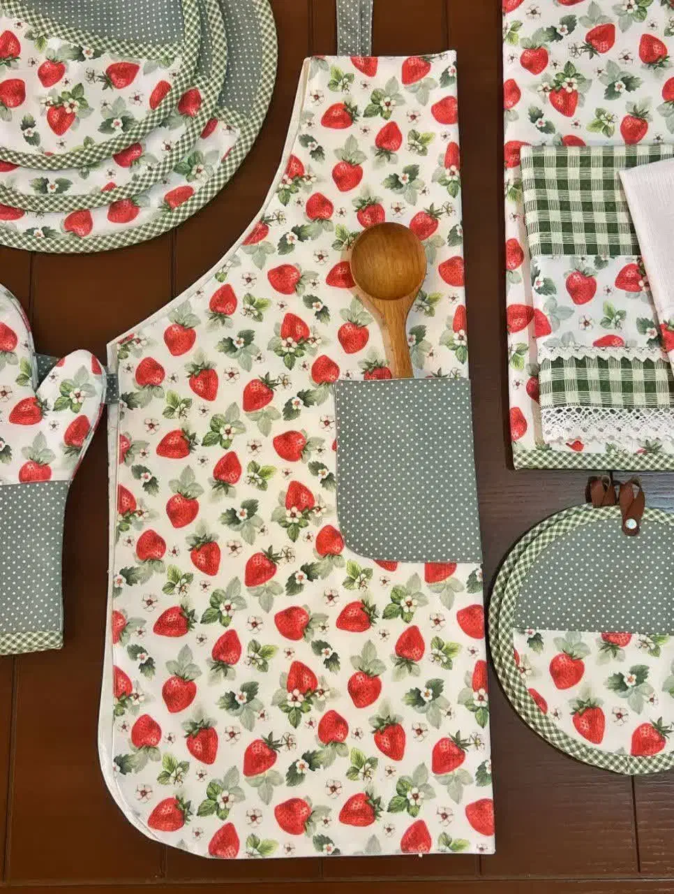 با هنر دستای من قلب خونتو زیبا تر کن .|سفره، حوله، دستمال آشپزخانه|تربت‌حیدریه, بالا ولایت|دیوار