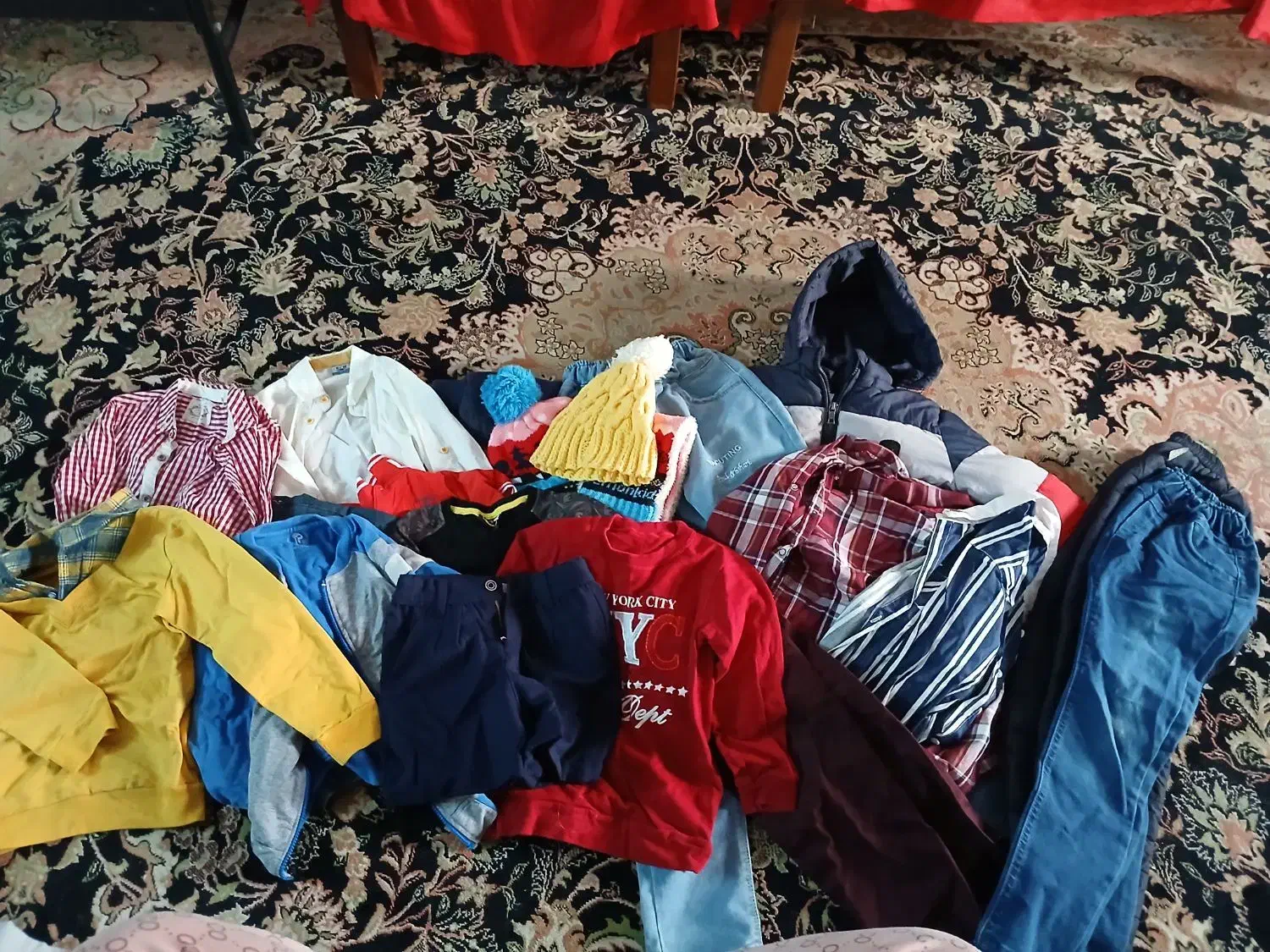 لباس بچگانه|کفش و لباس بچه|رشت, چله خانه|دیوار