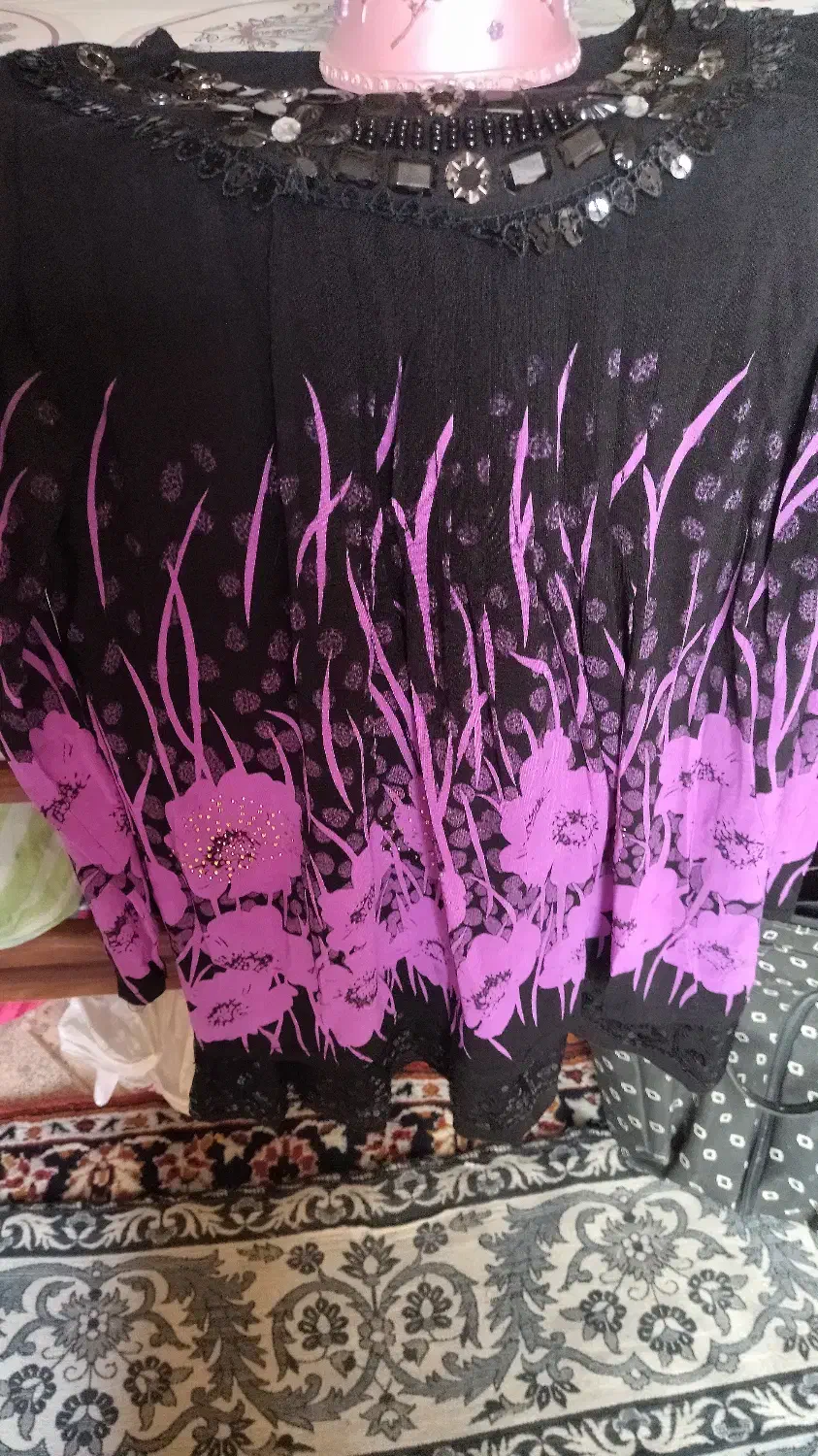 لباس و مجسمه|لباس|میانه, |دیوار