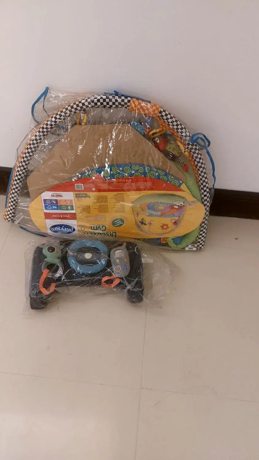 تشک بازی و صندلی غذاخوری|اسباببازی بچه|تهران, زعفرانیه|دیوار