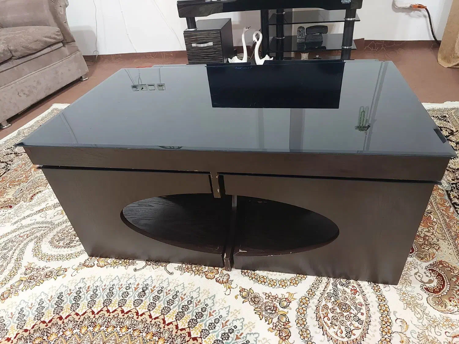 میز جلو مبلی و ۴عدد عسلی|مبلمان خانگی و میز عسلی|رشت, لاکانی|دیوار