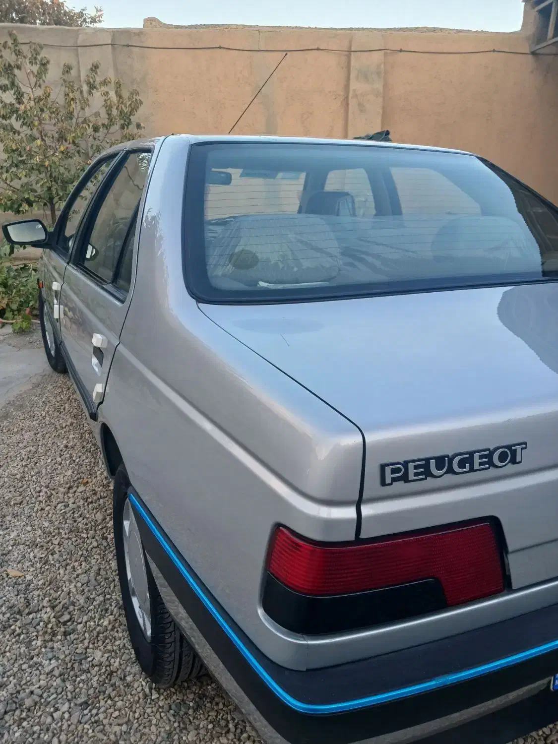 پژو ۴۰۵ خشک کارخانه|خودرو سواری و وانت|قروه, |دیوار