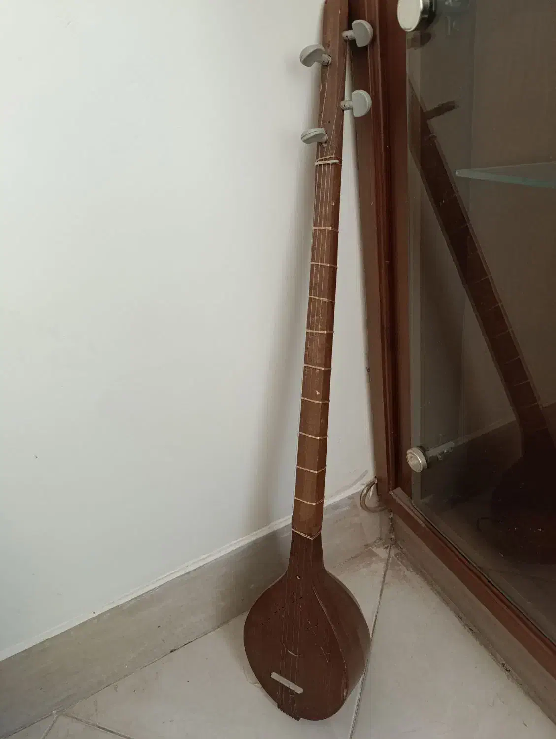 فلوت و ستار|سازهای بادی|اصفهان, باغ کاران|دیوار