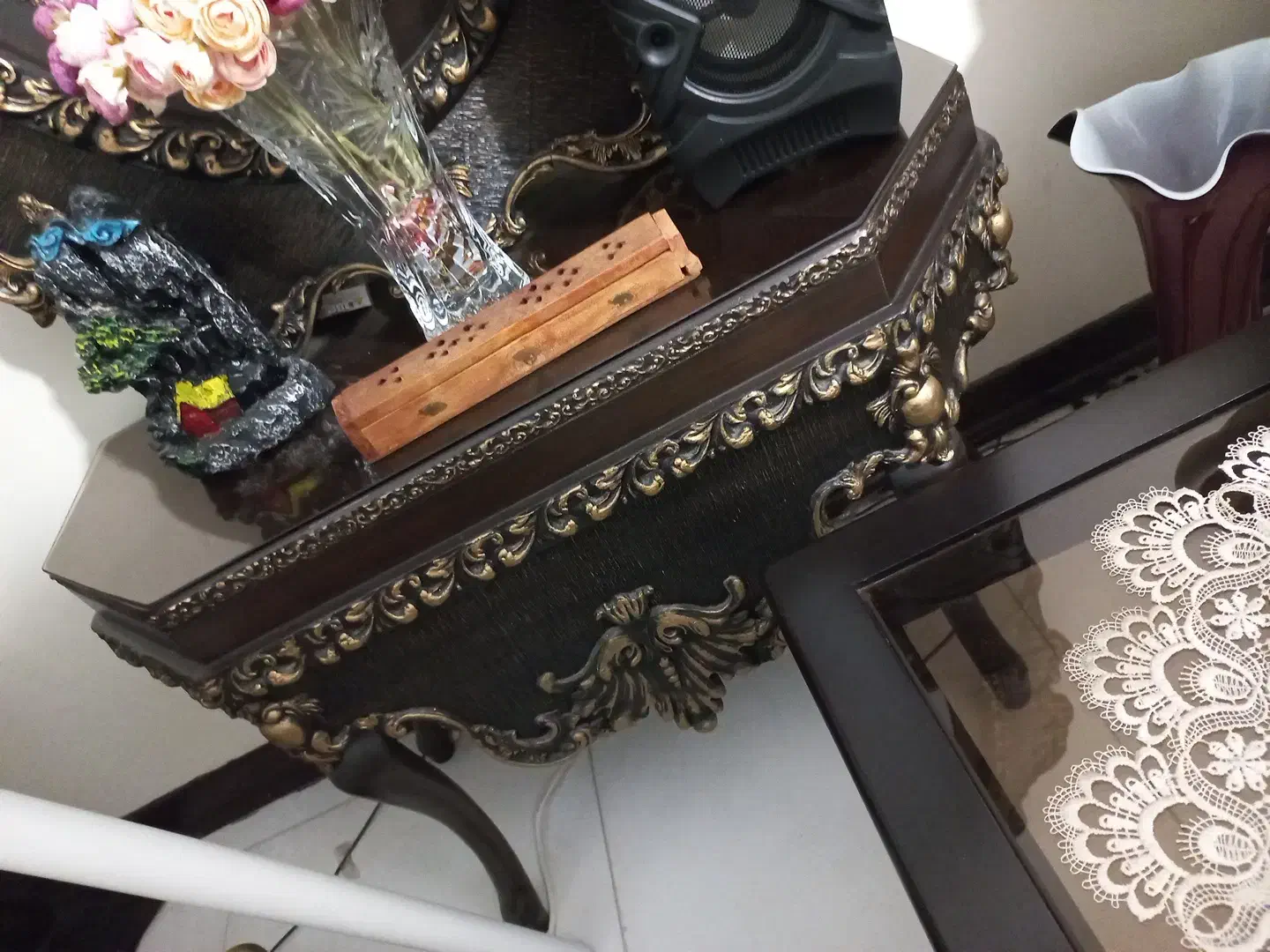 اینه شمعدان در حد نو|آینه|اندیشه, اندیشه فاز ۶|دیوار