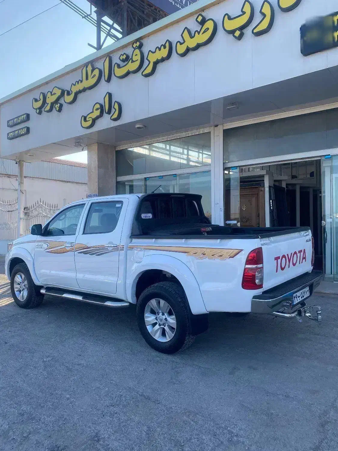 هایلوکس ۲۰۱۲|خودرو سواری و وانت|تهران, سعادت‌آباد|دیوار