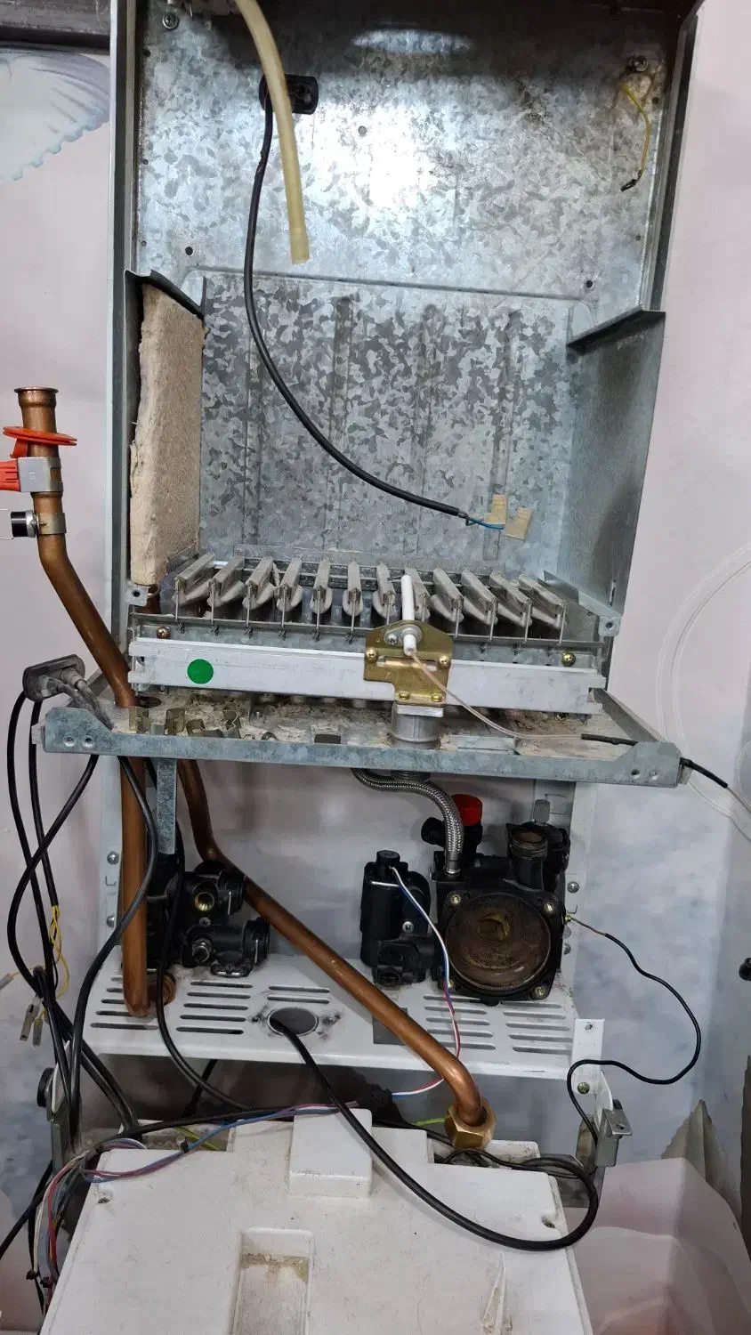 تعمیر انواع پکیچ دیواری|آبگرمکن، پکیج، شوفاژ|باقرشهر, |دیوار