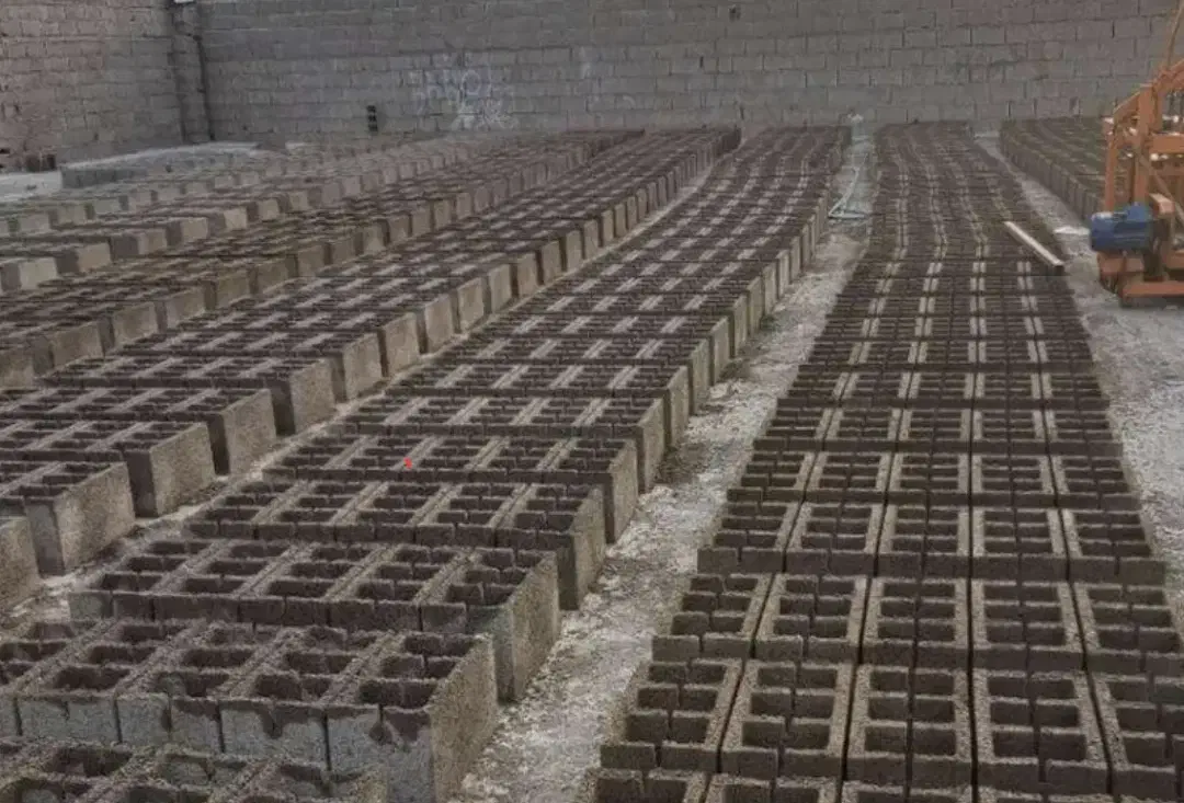 بلوک سیمانی|مصالح و تجهیزات ساختمان|صحنه, |دیوار