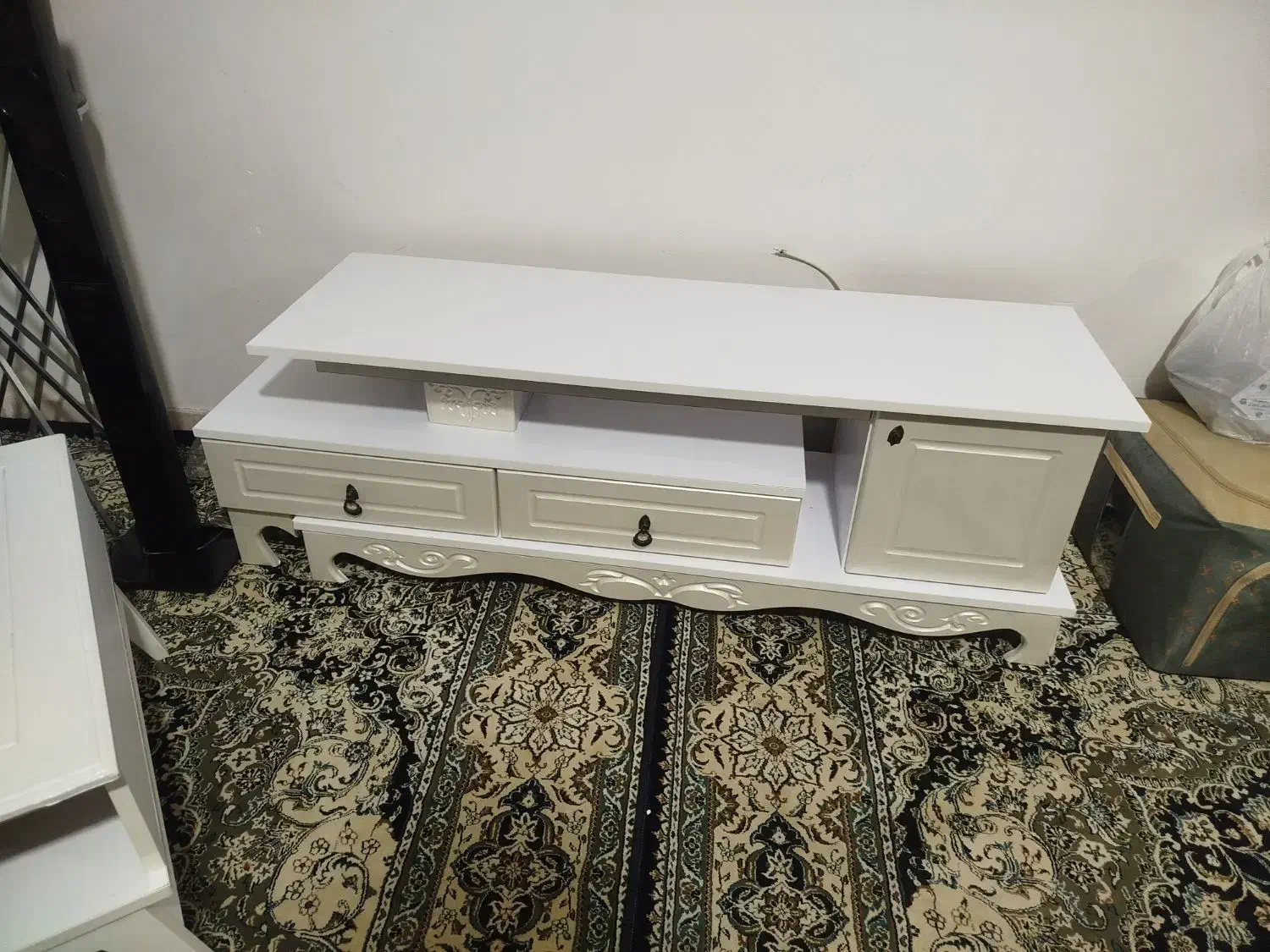 میز تلویزیون و جلو مبلی ست|میز تلویزیون|چهارباغ, |دیوار