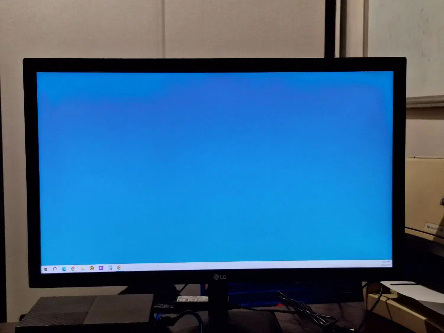 مانیتور LG 22 LED|قطعات و لوازم جانبی رایانه|تهران, بهجت‌آباد|دیوار