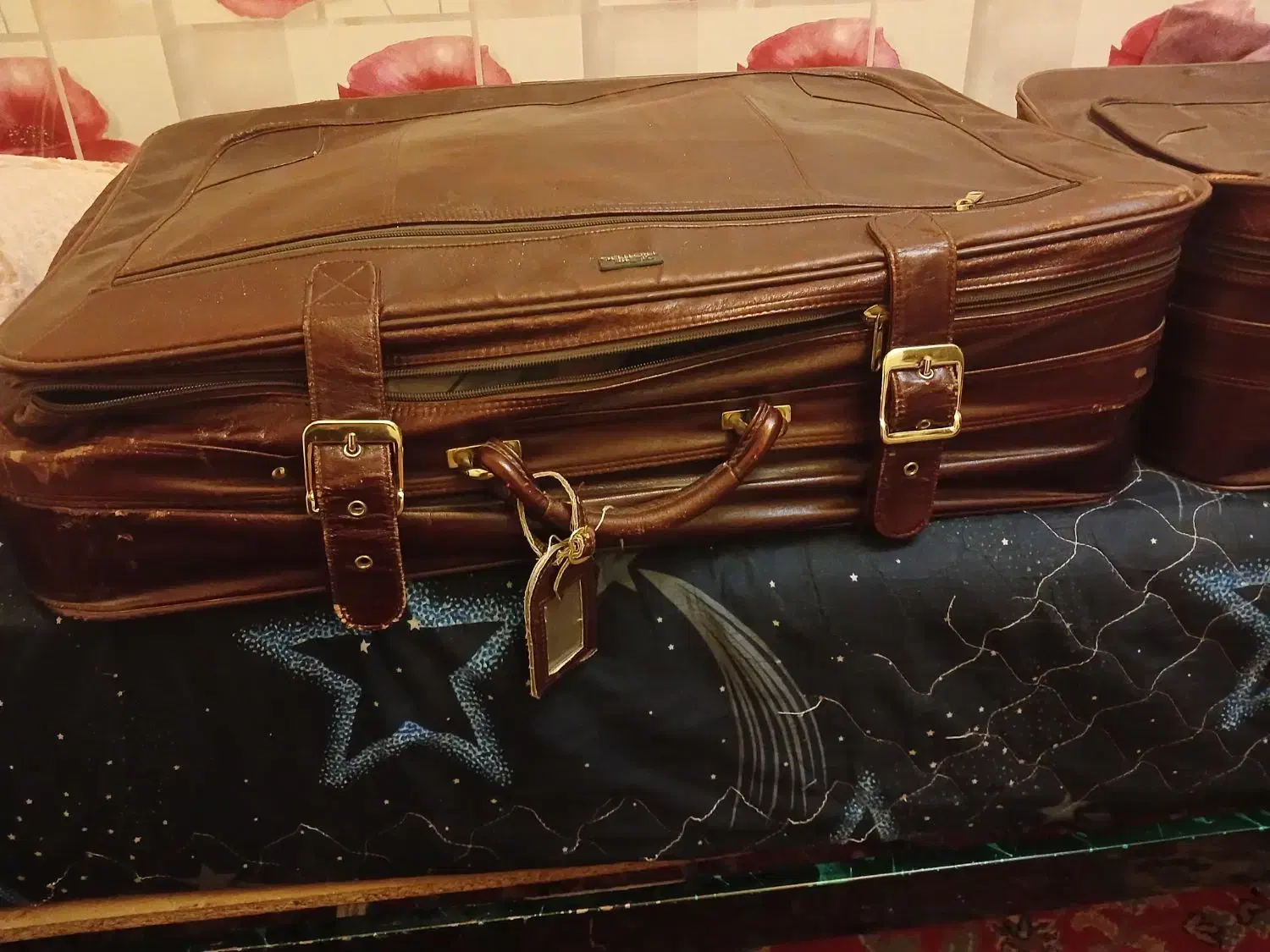 دو عدد چمدان چرم قدیمی|کلکسیون اشیاء عتیقه|کرمان, |دیوار