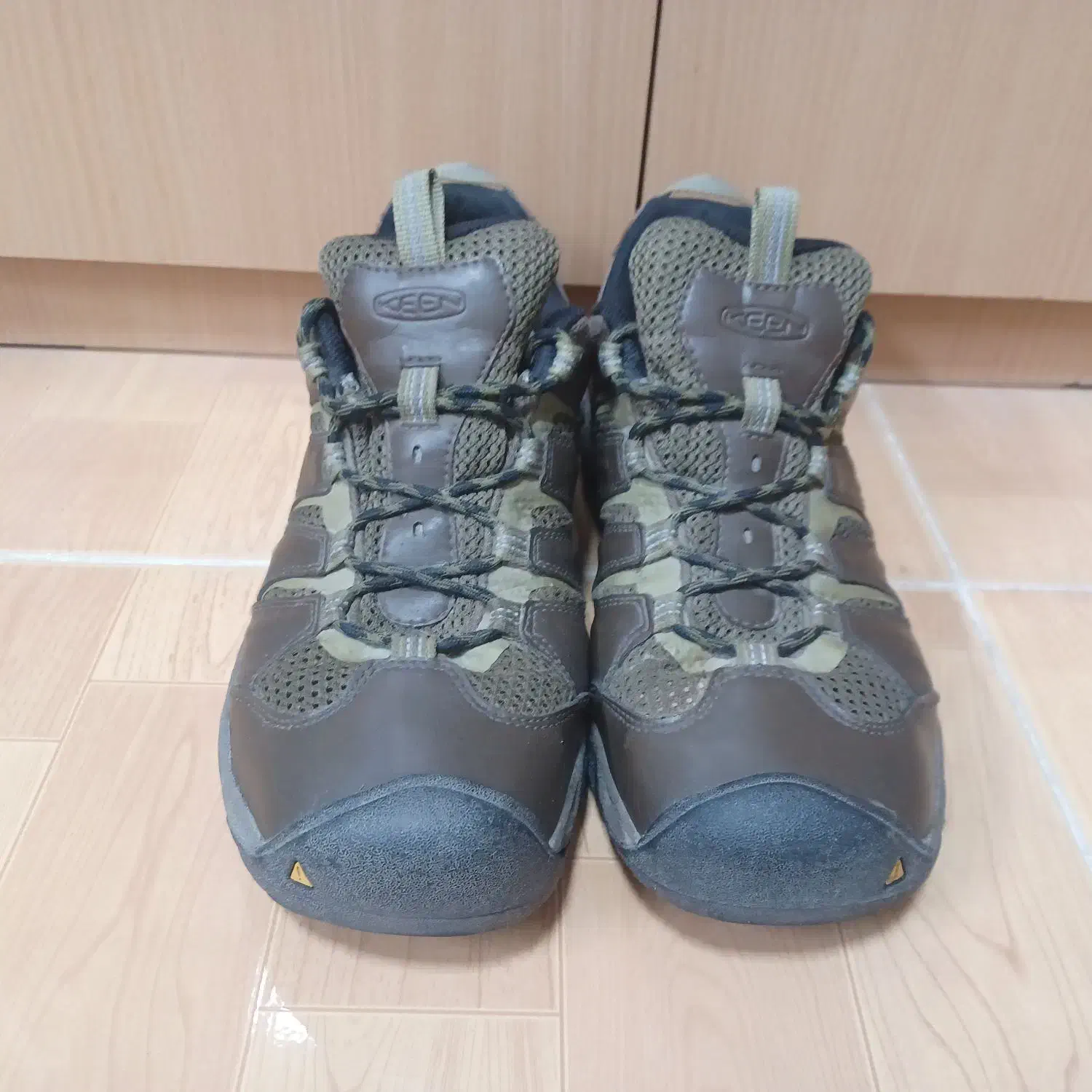 کفش استوک ۴۴.۵ و ۴۲.۵ برند KEEN و VICO|کیف، کفش، کمربند|شیراز, زرهی|دیوار