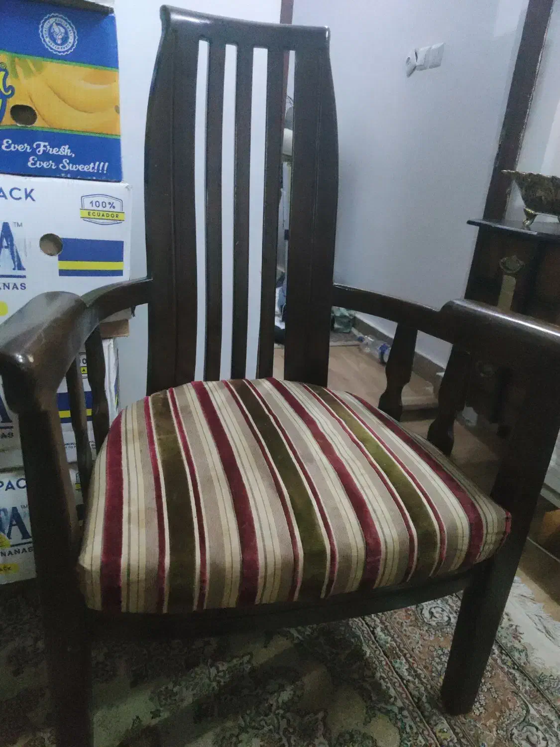 مبل|مبلمان خانگی و میز عسلی|لاهیجان, مهرگان|دیوار