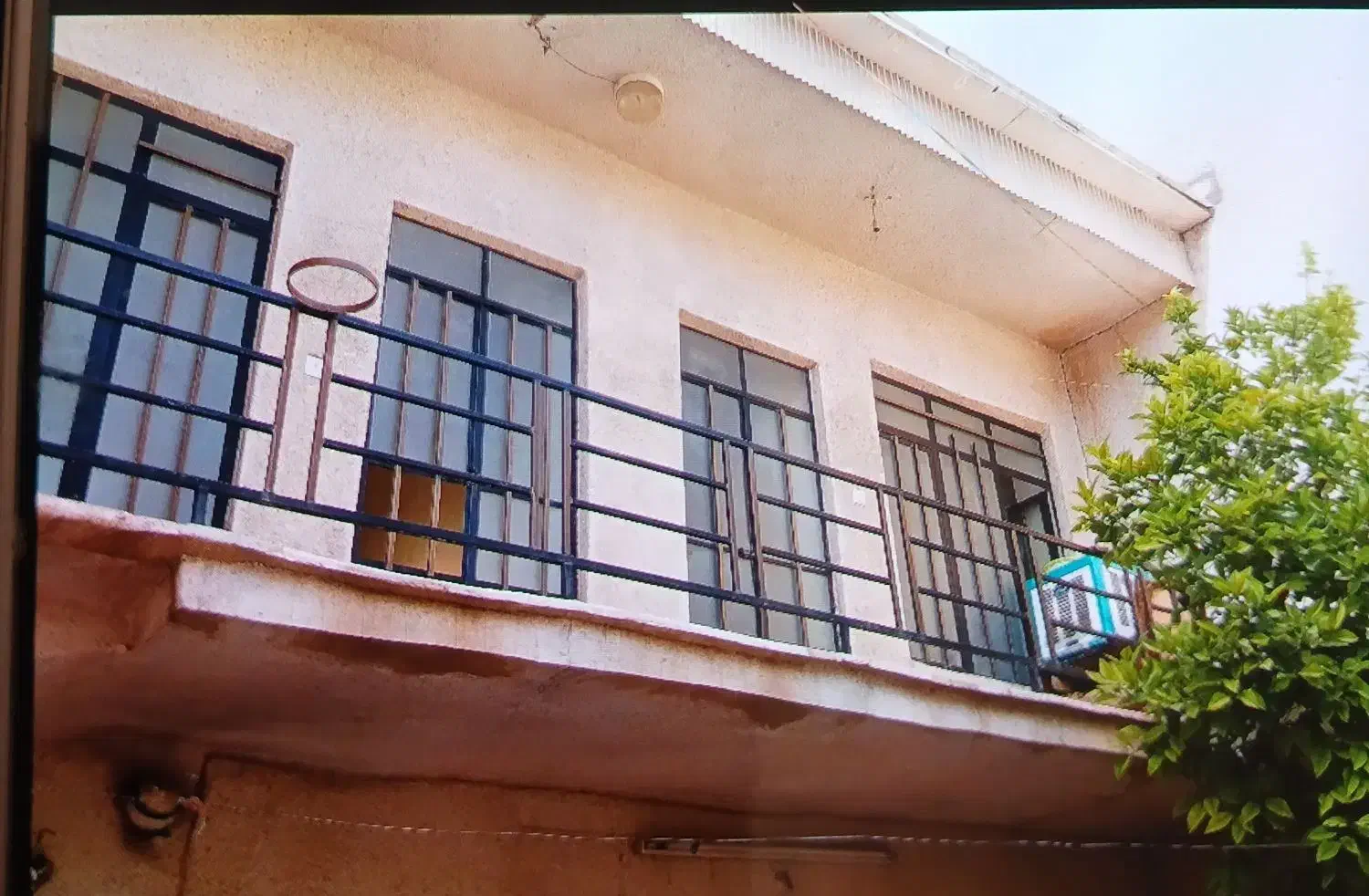 به نام خدا منزلی مسکونی واقع در سه راه استانه|فروش خانه و ویلا|شیراز, لب آب|دیوار