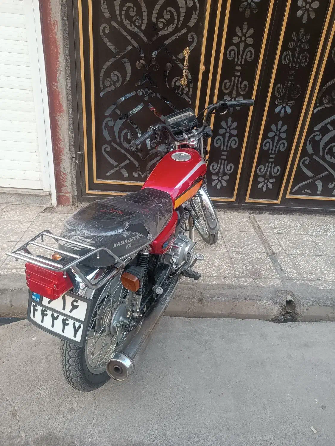 بهرو 1401|موتورسیکلت|قم, قلعه کامکار|دیوار