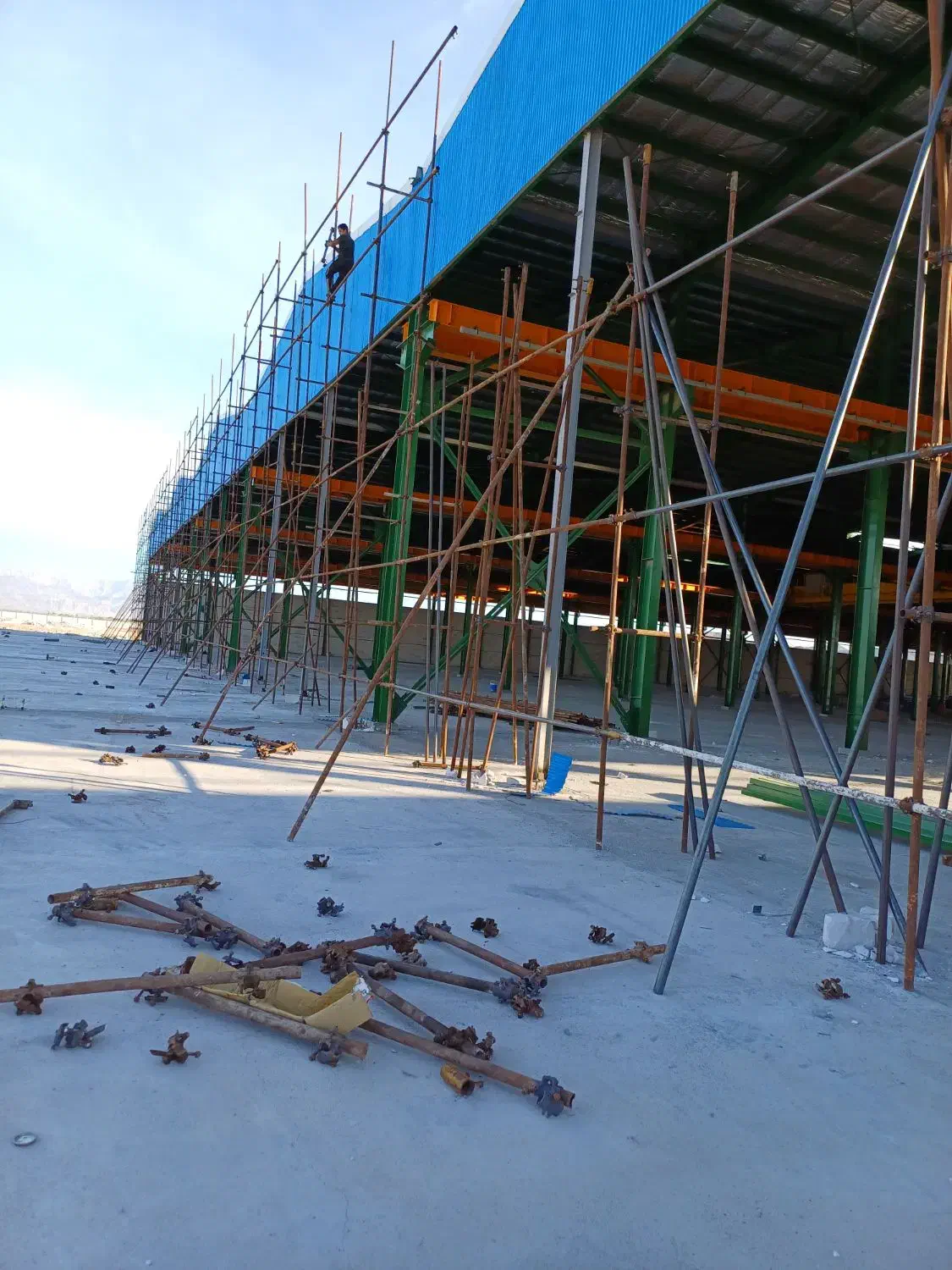 نصاب و استا کار داربست فلزی|خدمات پیشه و مهارت|بندرعباس, |دیوار