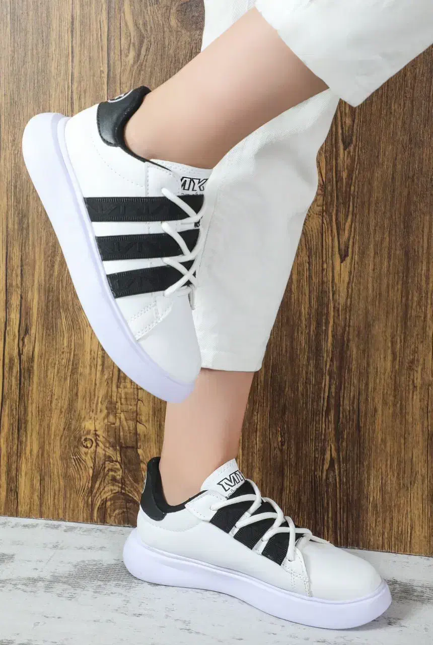 کفش اسپرت Adidas/ زنانه /تک با قیمت عمده|کیف، کفش، کمربند|شیراز, دلگشا|دیوار