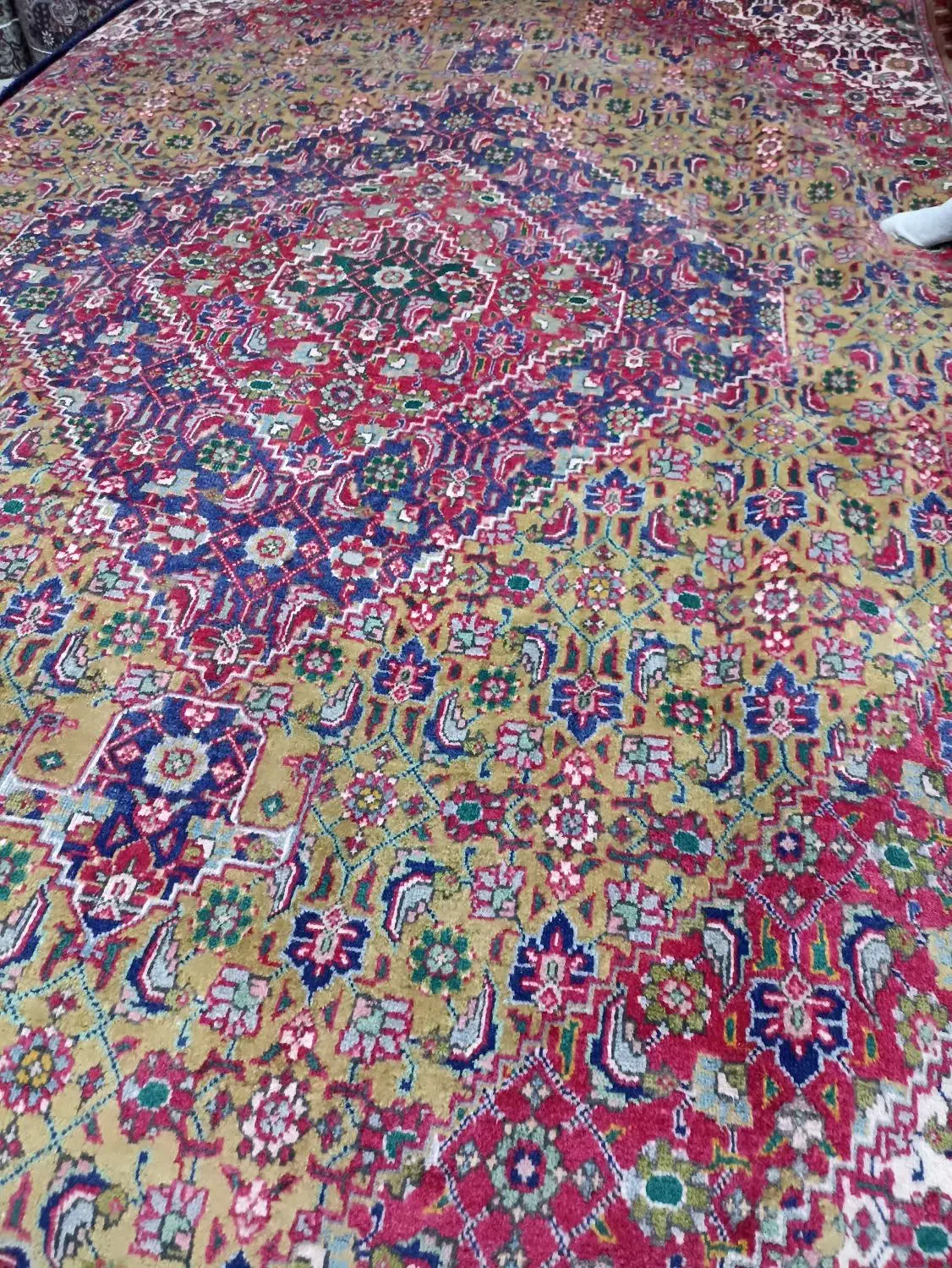 تک 12متری دستباف رنگ خاص سالم|فرش|خوی, |دیوار