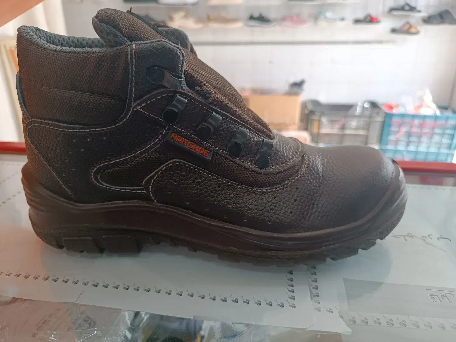 کفش کار ایمنی جلو فلز|کیف، کفش، کمربند|فسا, |دیوار