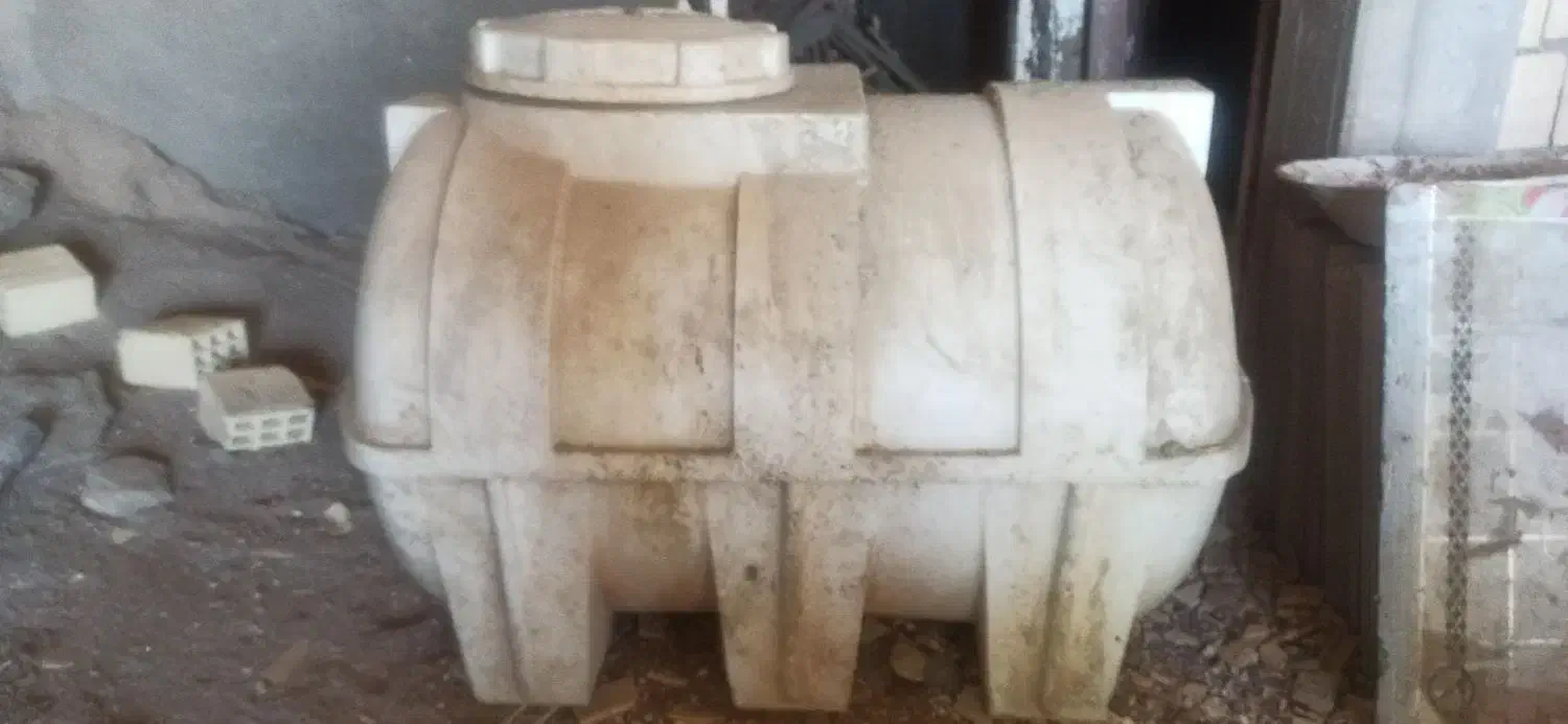 پنجره آلومینیومی و  2 عدد تانکی هزار لیتری|مصالح و تجهیزات ساختمان|لالی, |دیوار