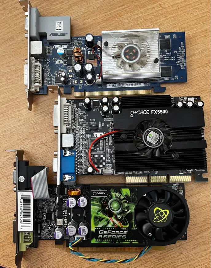 سه عدد کارت گرافیک|قطعات و لوازم جانبی رایانه|کرمانشاه, |دیوار