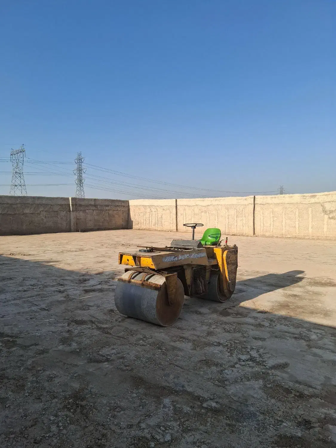 اجاره دهنده غلطک کوبیدن خاک مخلوط بیس تراشه چمن|خدمات حمل و نقل|کرج, فاز ۲ مهرشهر|دیوار