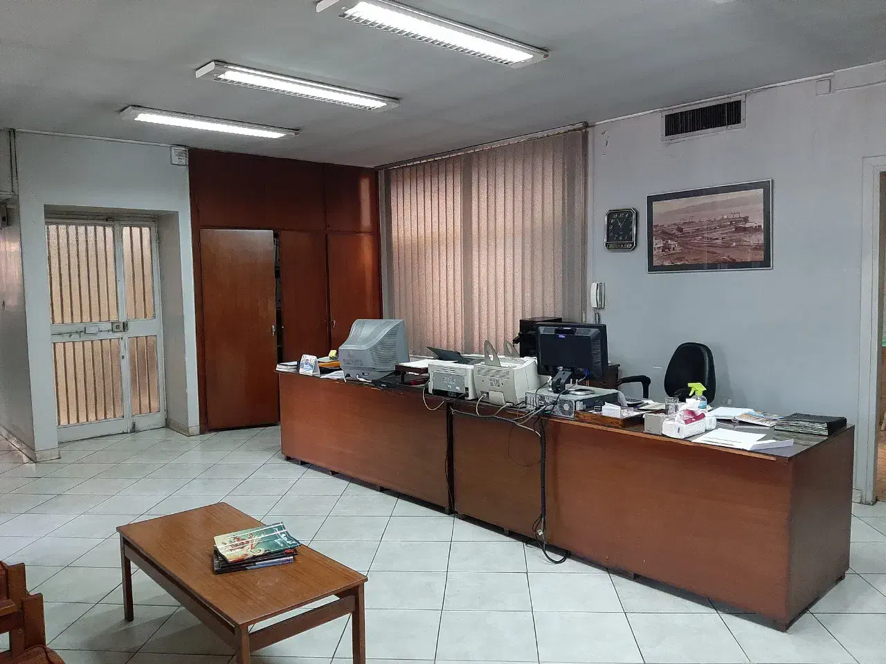 بلوارکشاورز 277 مترسنداداری تکواحدبَر اصلی 6 اتاق|فروش دفتر کار، اتاق اداری، مطب|تهران, فلسطین (میدان انقلاب)|دیوار