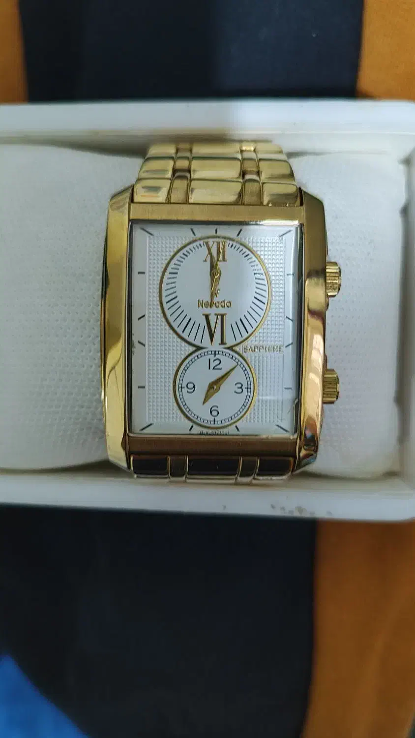 ساعت نواداس|ساعت|شهریار, شهریار|دیوار